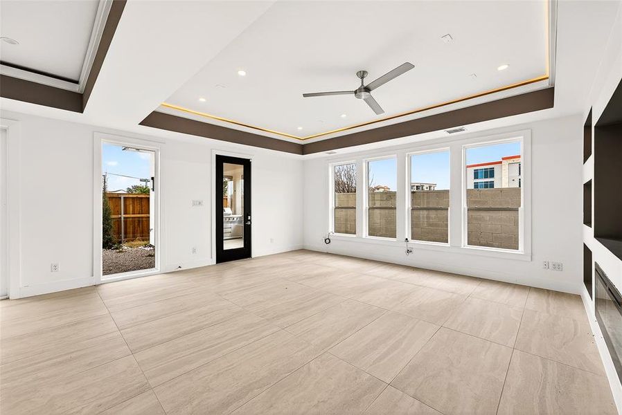 Spacious, unfurnished interior of a new home in , Richardson (Image 23).
