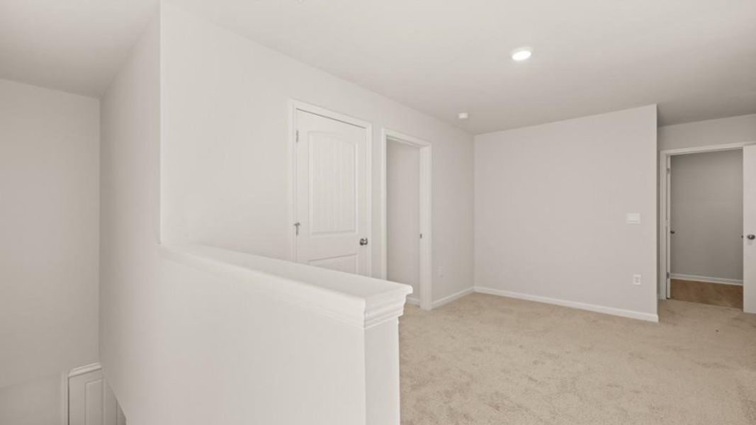 Spacious, unfurnished interior of a new home in Rolling Meadows, Jasper (Image 25).