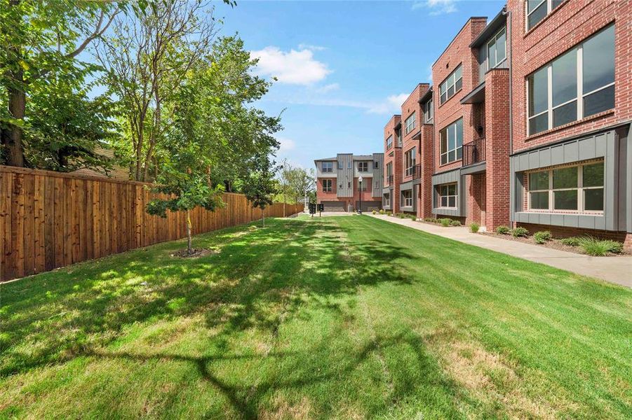 Exterior details and patio area of a home in , Farmers Branch (Image 3).