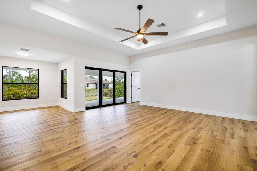 Spacious, unfurnished interior of a new home in , Lehigh Acres (Image 41).