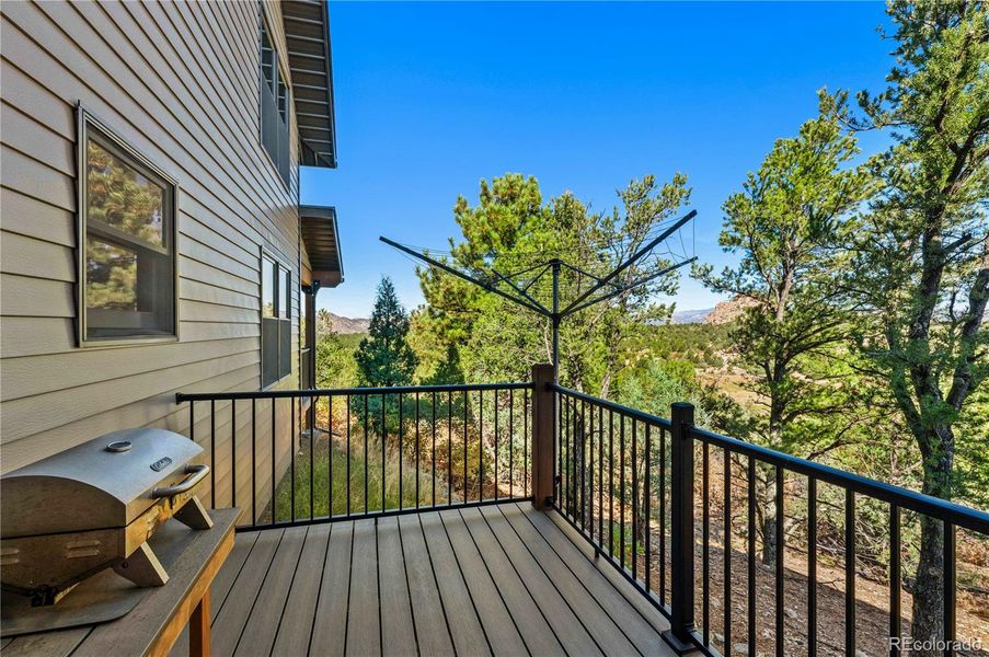 Exterior details and patio area of a home in , Cotopaxi (Image 2). Exterior details and patio area of a home in , Cotopaxi (Image 2).