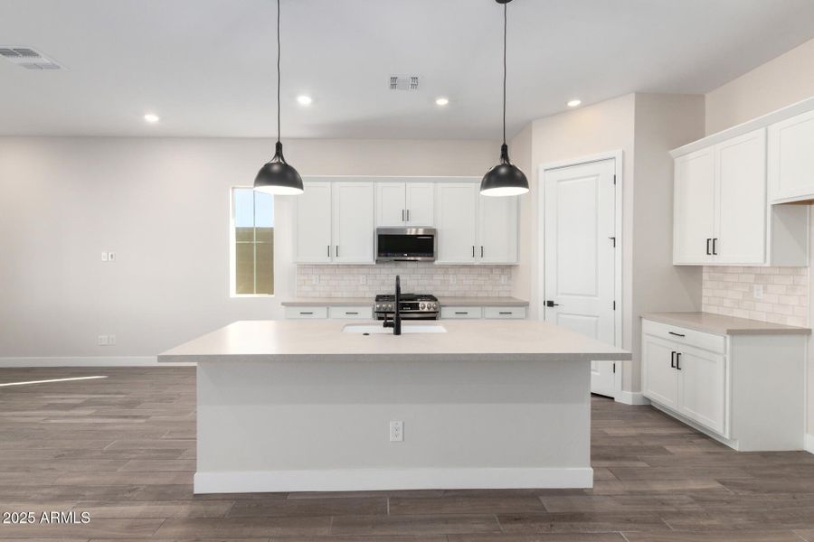 09 - Kingbird 09 - Kingbird