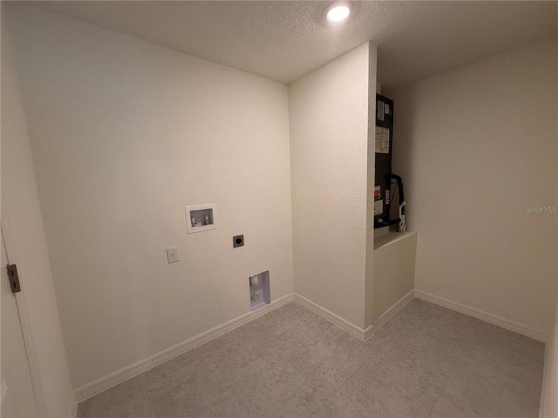 Spacious, unfurnished interior of a new home in Citrus Springs, Dunnellon (Image 9). Spacious, unfurnished interior of a new home in Citrus Springs, Dunnellon (Image 9).