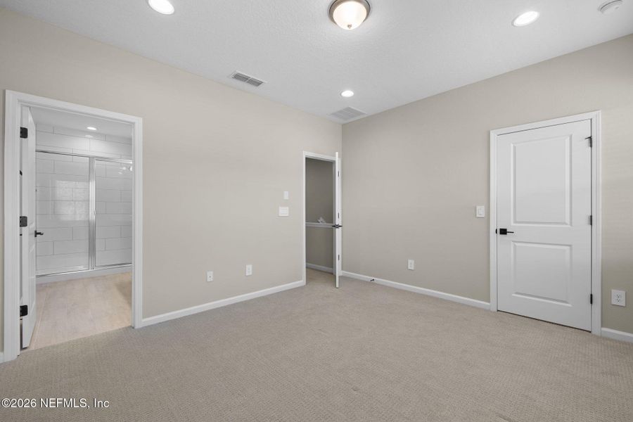Spacious, unfurnished interior of a new home in , St. Augustine (Image 24).
