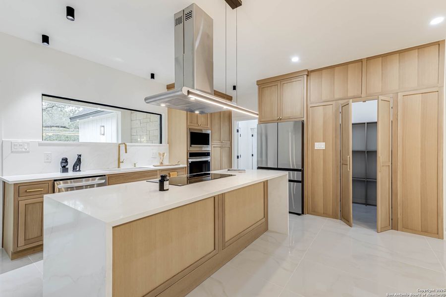 Furnished interior view inside a new home in , Floresville (Image 30).