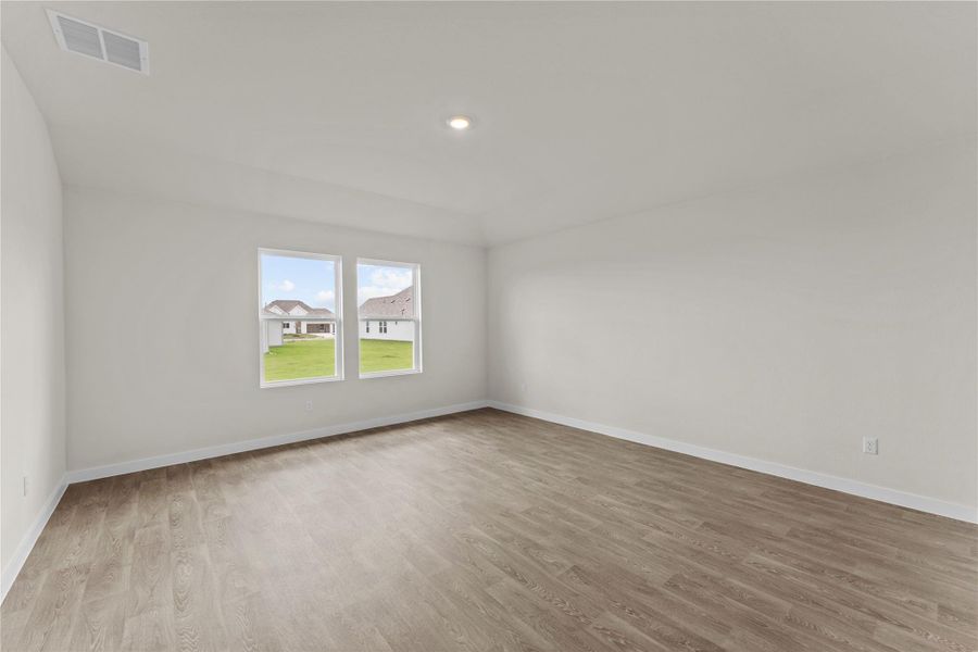 Spacious, unfurnished interior of a new home in Hartland Ranch, Lockhart (Image 17).