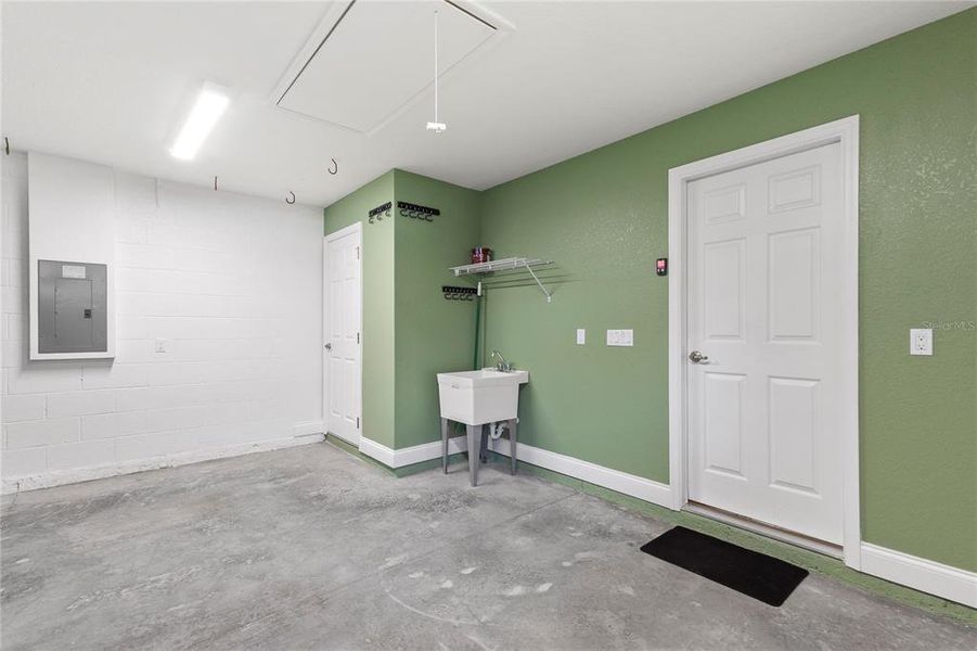 Spacious, unfurnished interior of a new home in , Palm Coast (Image 30).