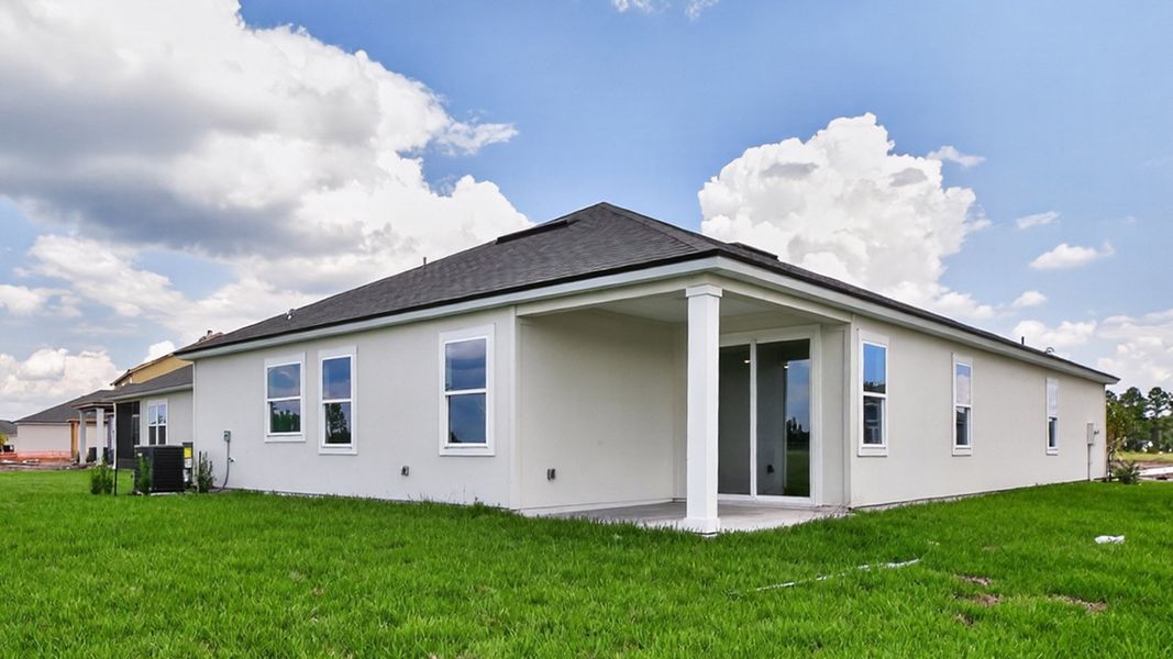 Representative exterior details of a home built from the Riverside by D.R. Horton in Sawmill Branch, Palm Coast (Image 3).