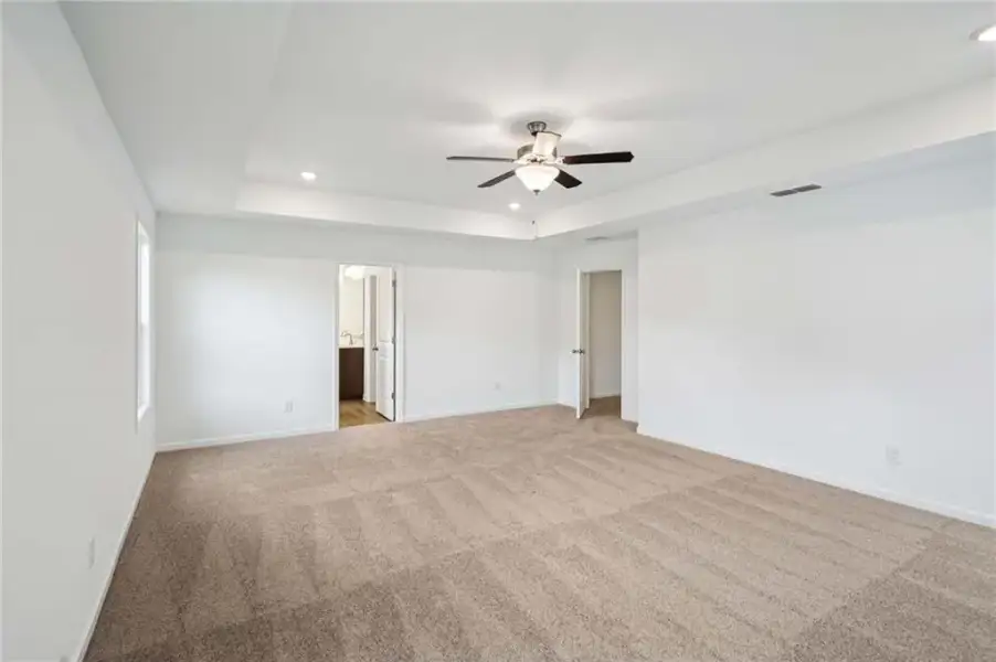 Spacious, unfurnished interior of a new home in Eastlyn Crossing, Flowery Branch (Image 23). Spacious, unfurnished interior of a new home in Eastlyn Crossing, Flowery Branch (Image 23).