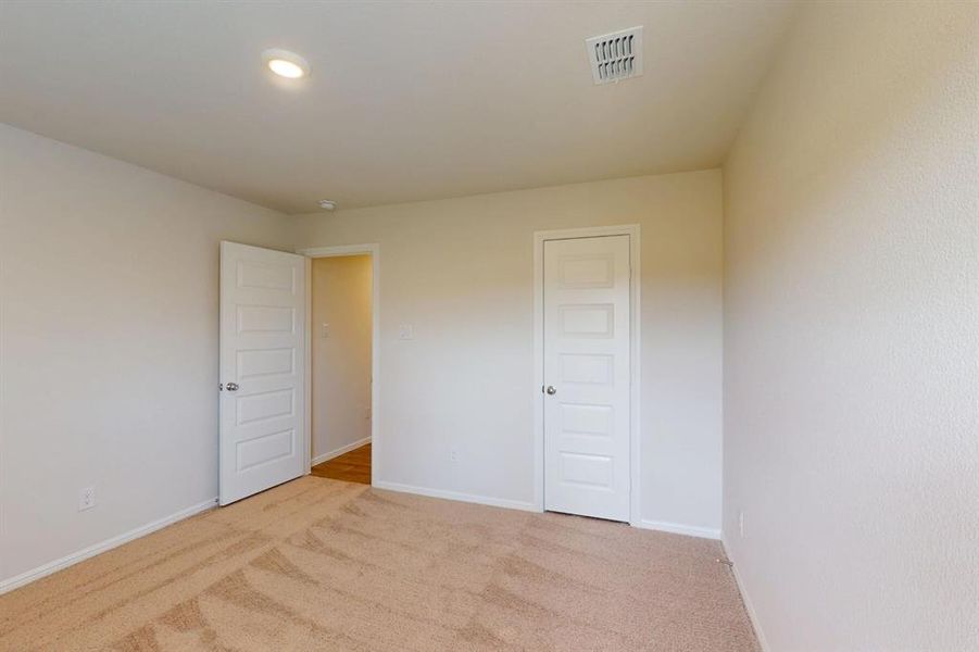 Spacious, unfurnished interior of a new home in Kings Way, Denton (Image 29).