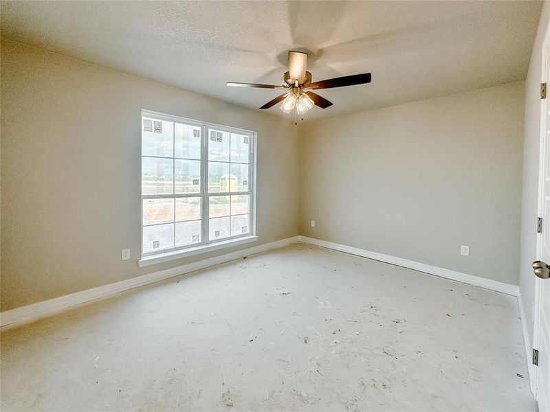 Spacious, unfurnished interior of a new home in , Hewitt (Image 16).