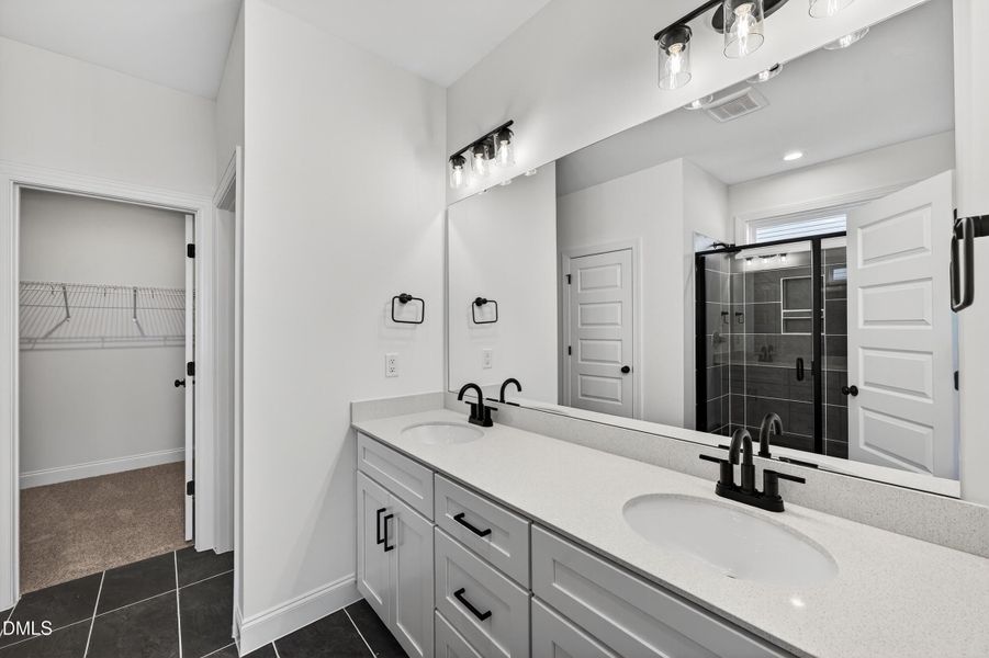 25 -140 w fountainhead lane, interior, p 25 -140 w fountainhead lane, interior, p