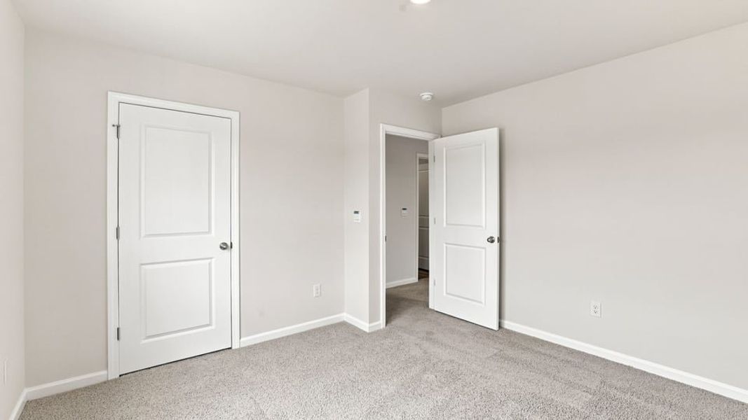 Spacious, unfurnished interior of a new home in Lakestone, Woodruff (Image 31).