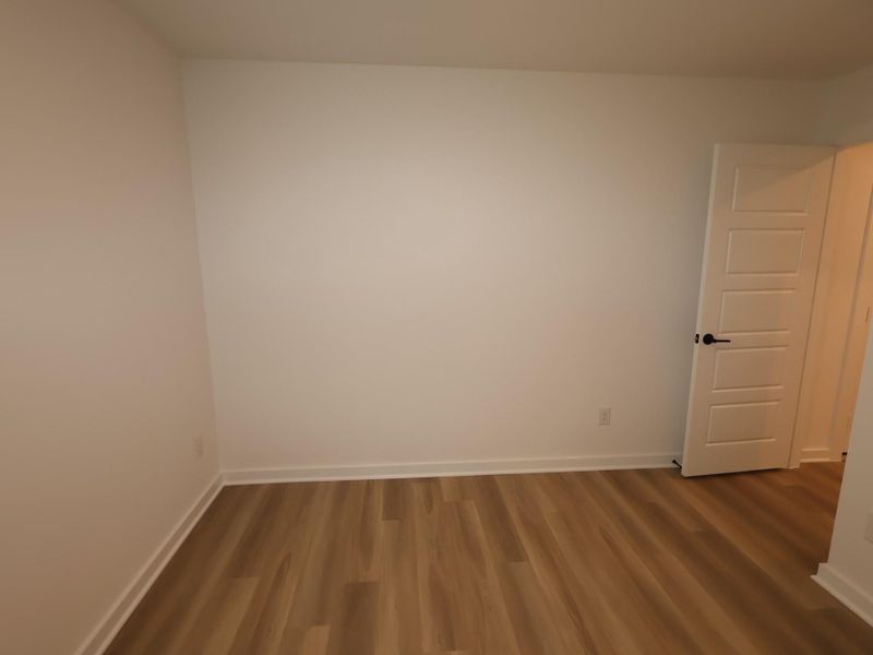 Spacious, unfurnished interior of a new home in Miller's Pond, Rosenberg (Image 30).