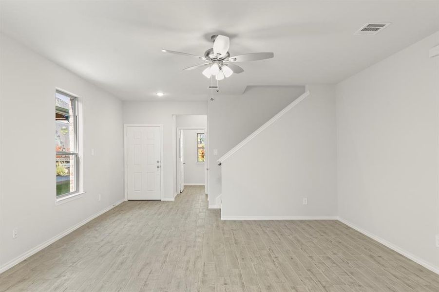 07. 1733 Meadow Crest - Family (2)