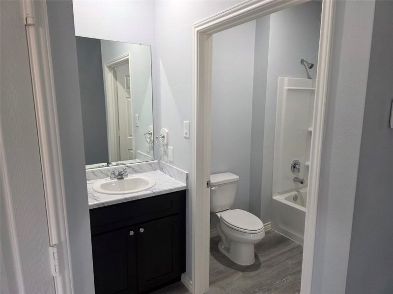Bath/ Vanity