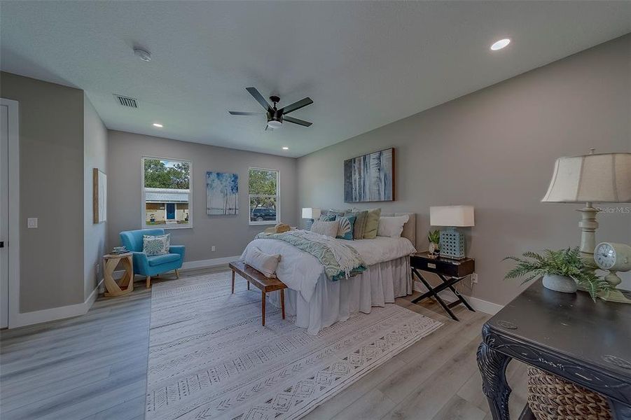 Furnished interior view inside a new home in , Largo (Image 25).