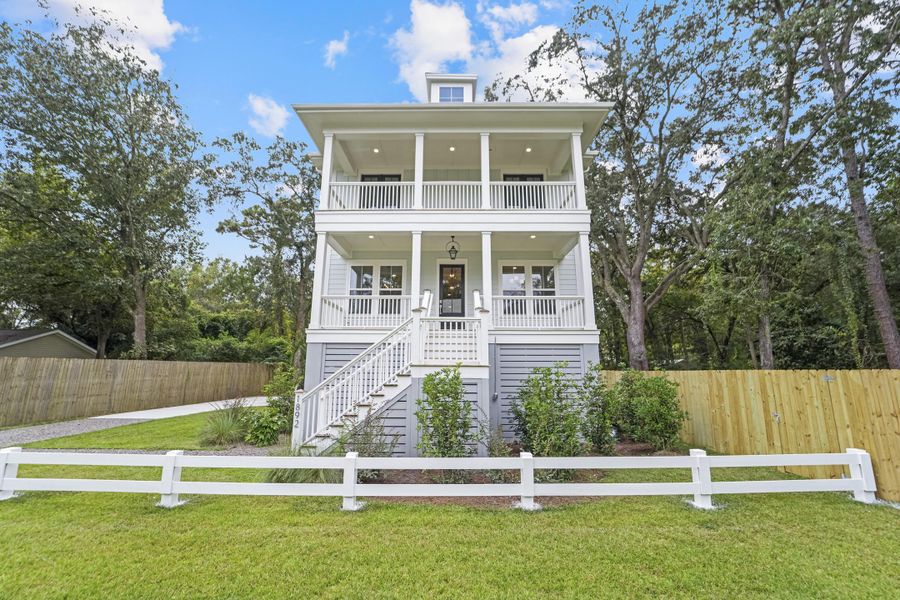 Exterior details and patio area of a home in , Johns Island (Image 2).