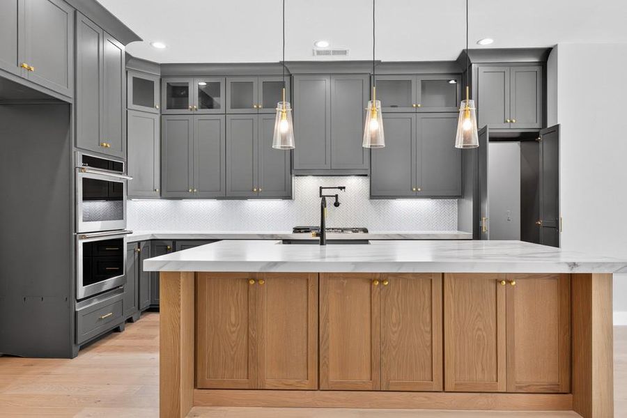 Furnished interior view inside a new home in , Jefferson (Image 10).