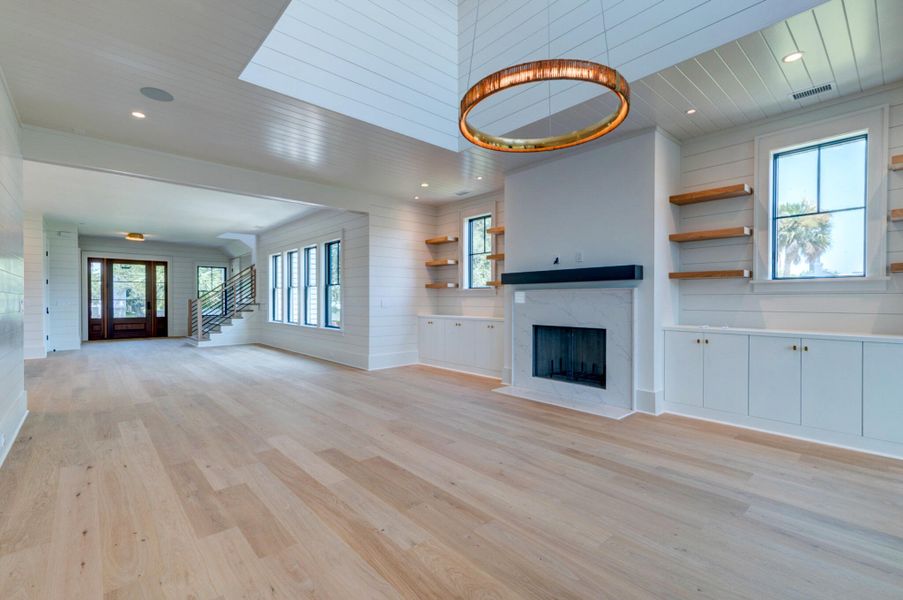 Spacious, unfurnished interior of a new home in , Sullivan's Island (Image 46).