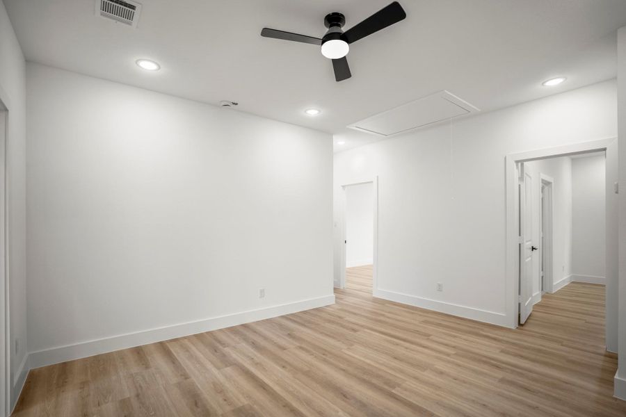 Spacious, unfurnished interior of a new home in , Houston (Image 37).