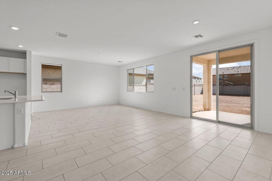 KBPHX_MIR_DesertOasis-Lot156_0235_1-1200 KBPHX_MIR_DesertOasis-Lot156_0235_1-1200