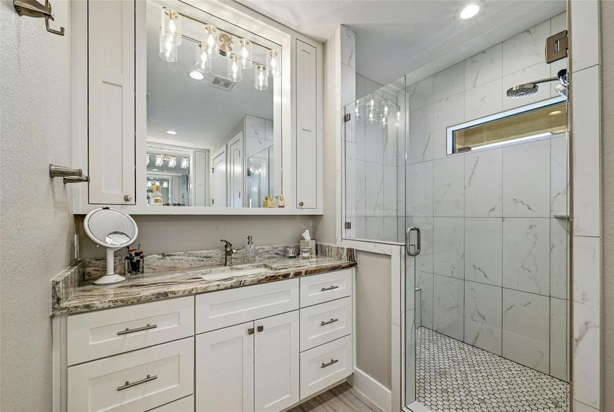 Furnished interior view inside a new home in , Horseshoe Bay (Image 15).