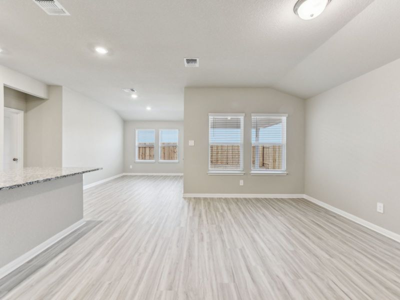 Spacious, unfurnished interior of a new home in Eastern Wells, Jarrell (Image 7).
