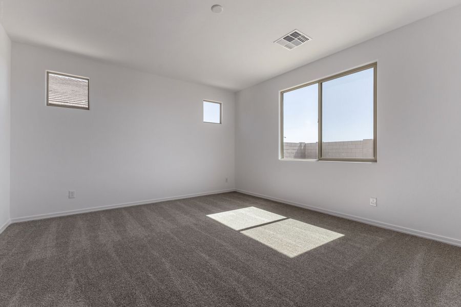 Spacious, unfurnished interior of a new home in Las Ventanas, Goodyear (Image 13).