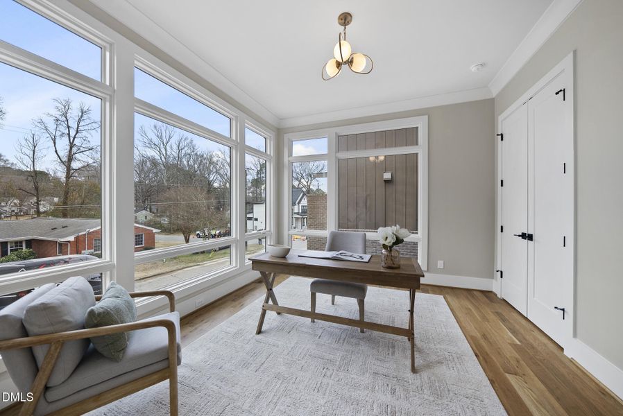 4 - 407 Waldo_Office DSC06384