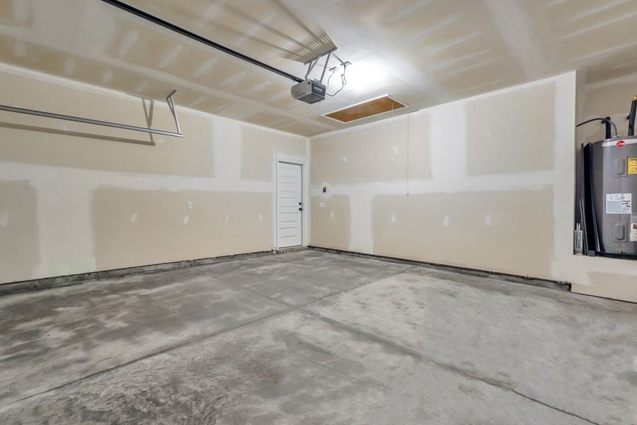 Representative unfurnished interior of a home built from the The Norman by RTS Homes in The Pointe at Villages on Marne, Hinesville (Image 36).