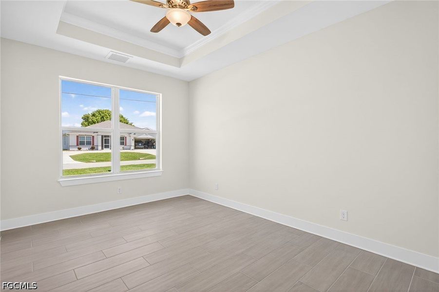 Spacious, unfurnished interior of a new home in Cape Coral, Cape Coral (Image 27).