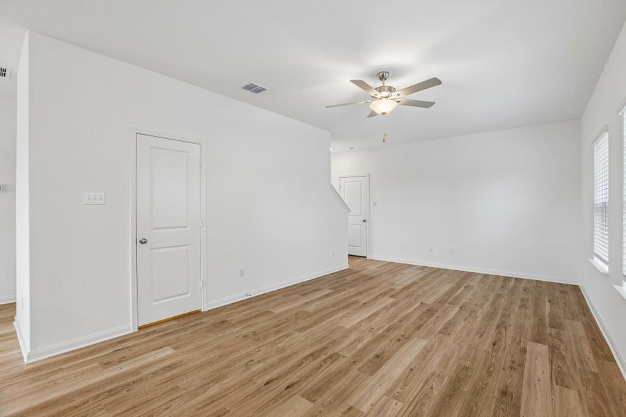 Spacious, unfurnished interior of a new home in , Elgin (Image 18).
