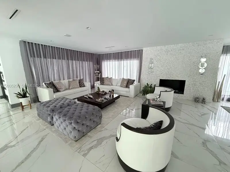 Furnished interior view inside a new home in , Pinecrest (Image 4).