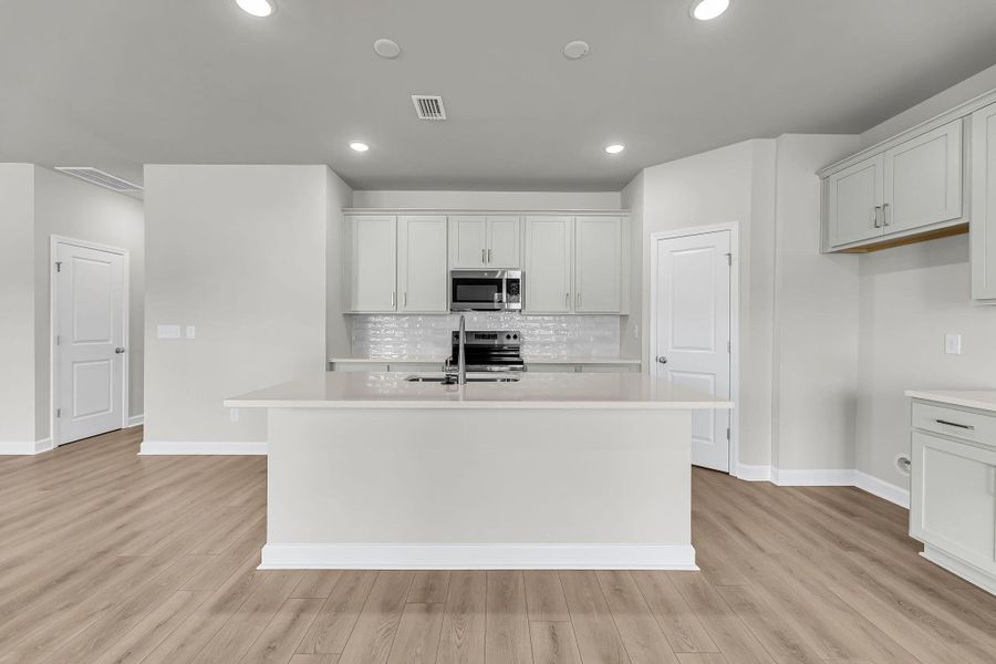 Furnished interior view inside a new home in , Ravenel (Image 7).