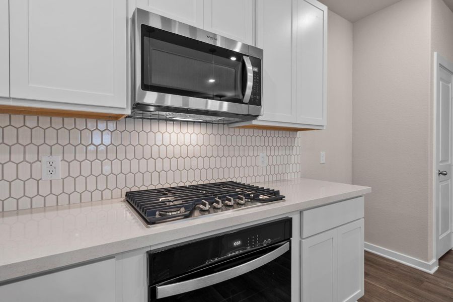 Furnished interior view inside a new home in Westridge Cove 40', Conroe (Image 12).