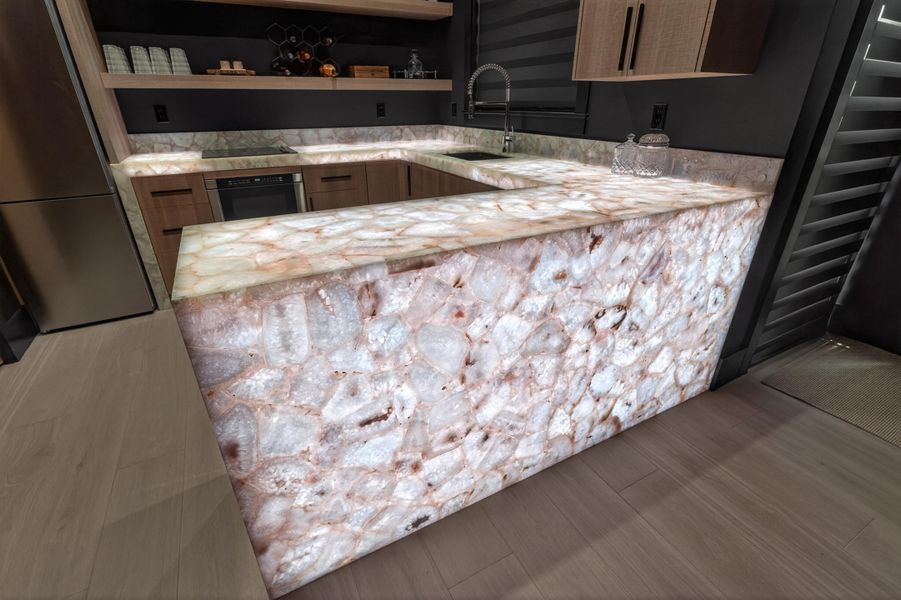 GAMEROOM BAR / KITCHEN