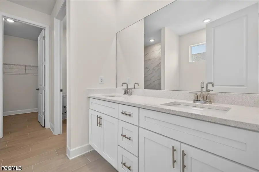 Furnished interior view inside a new home in Cape Coral, Cape Coral (Image 8).