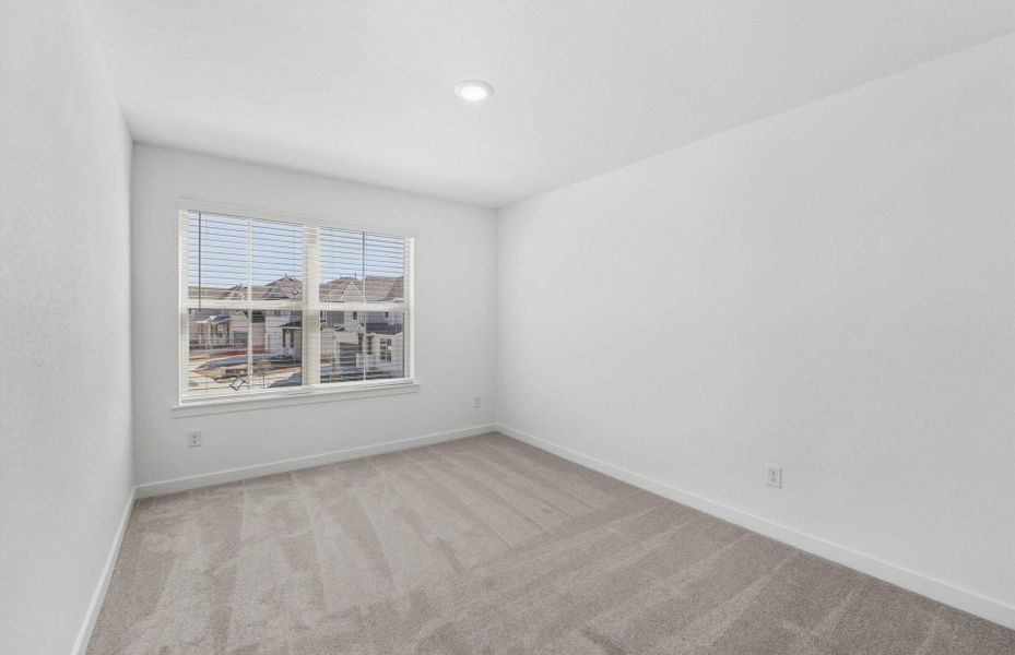 Spacious, unfurnished interior of a new home in Santa Rita Ranch, Liberty Hill (Image 24).
