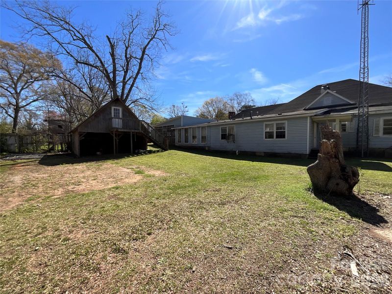 Exterior details and patio area of a home in , Winnsboro (Image 8).