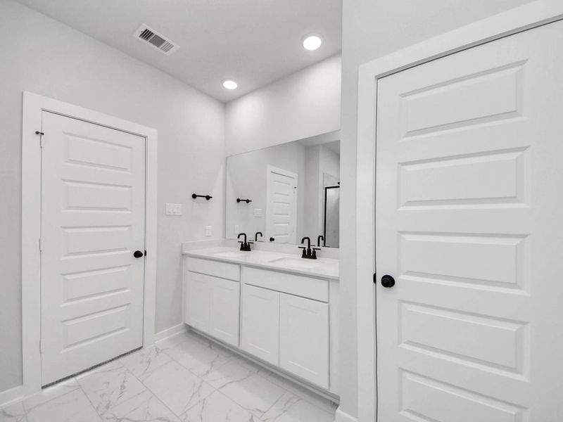 Furnished interior view inside a new home in River Ranch Meadows, Dayton (Image 15).