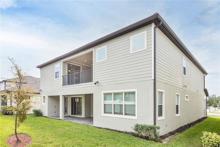 Exterior details and patio area of a home in Phillips Grove, Orlando (Image 25).