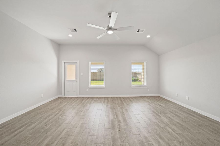 Spacious, unfurnished interior of a new home in Briarwood Crossing, Rosenberg (Image 23). Spacious, unfurnished interior of a new home in Briarwood Crossing, Rosenberg (Image 23).