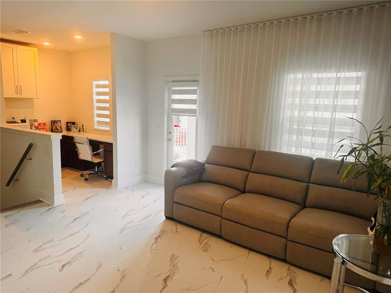 Furnished interior view inside a new home in , Winter Garden (Image 25).