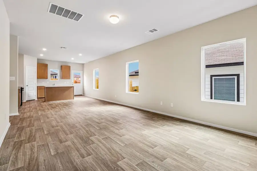 Spacious, unfurnished interior of a new home in Edgebrooke, Pflugerville (Image 15).