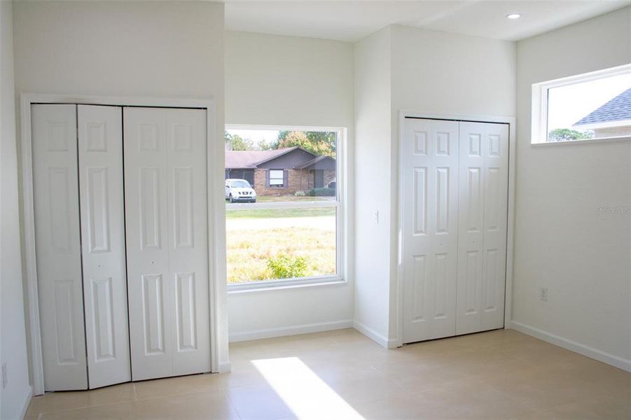Spacious, unfurnished interior of a new home in , Sebring (Image 10).