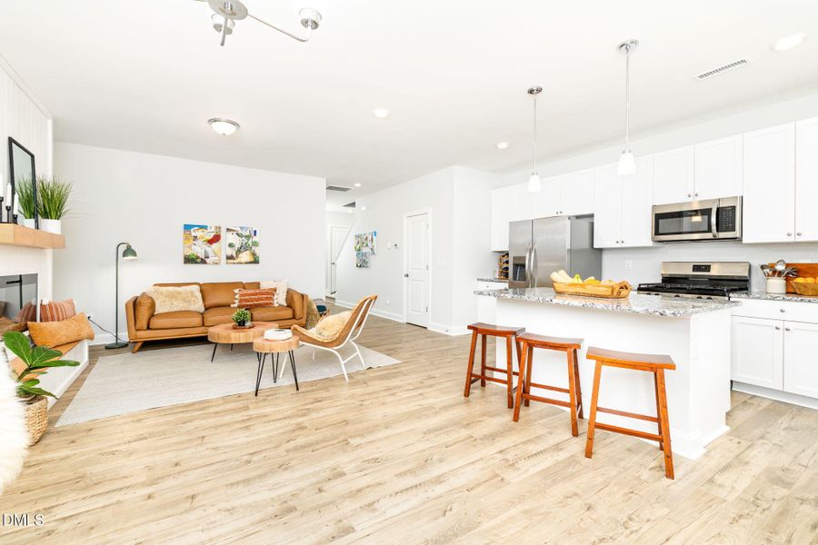 9-web-or-mls-544-Barrington-Row-9