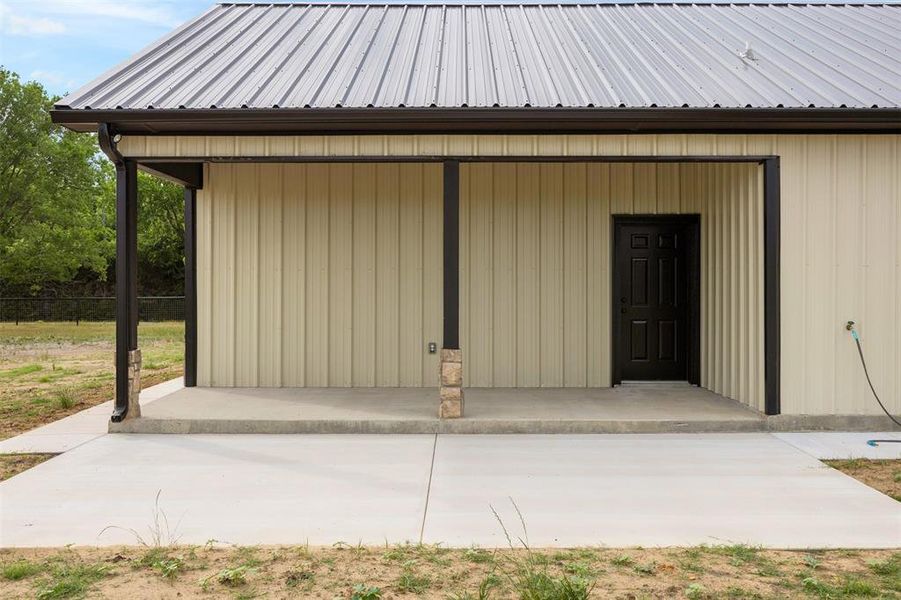 Exterior details and patio area of a home in , Ennis (Image 3).
