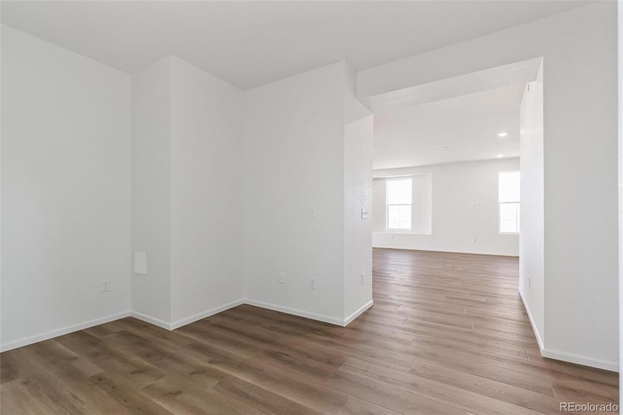 Spacious, unfurnished interior of a new home in Legato, Commerce City (Image 30).