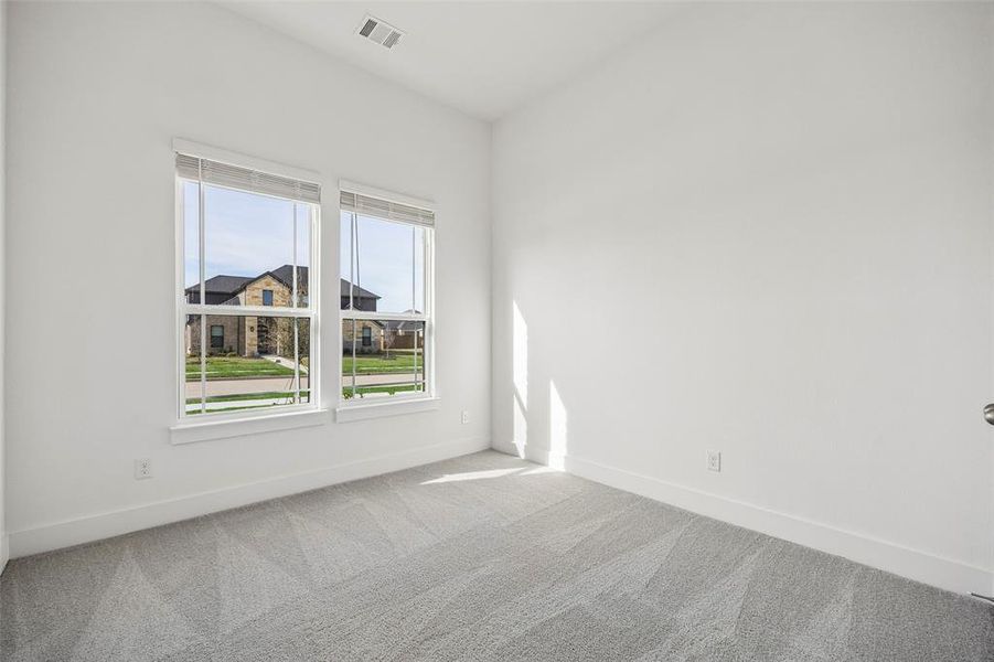 Spacious, unfurnished interior of a new home in Ten Mile Creek Estates, DeSoto (Image 24).
